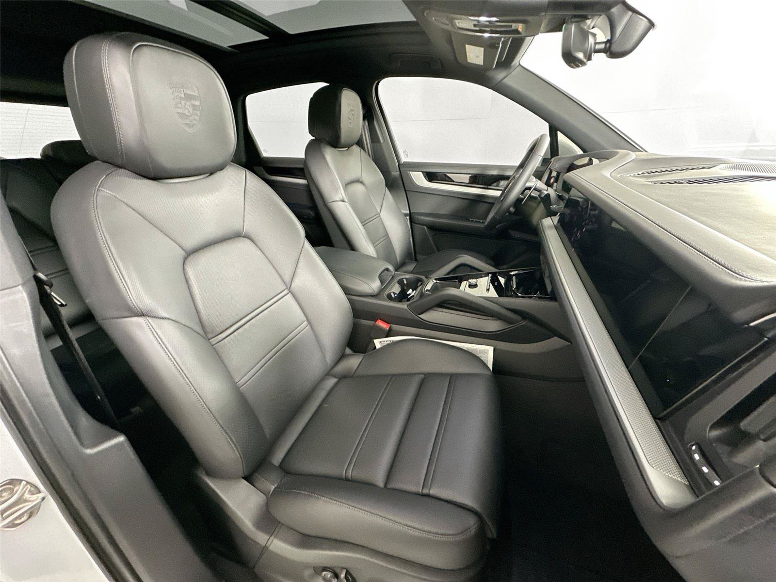 Certified 2026 Porsche Cayenne AWD/4WD image 27