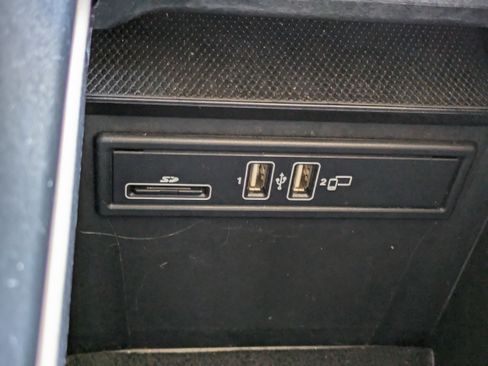 Used 2019 Mercedes-Benz GLC 300 image 32