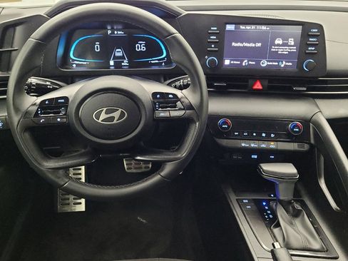 Used 2025 Hyundai Elantra Sport FWD image 22