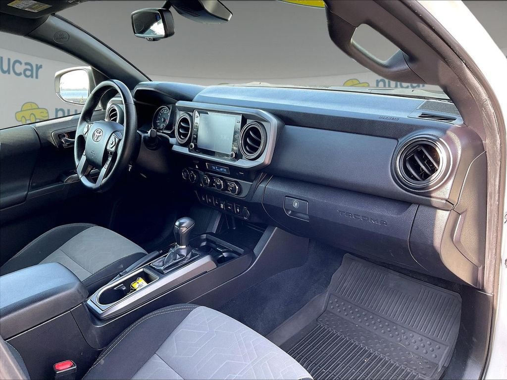 Used 2022 Toyota Tacoma TRD Sport w/ Technology Package AWD/4WD image 14