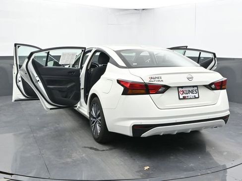 Used 2025 Nissan Altima 2.5 SV image 54