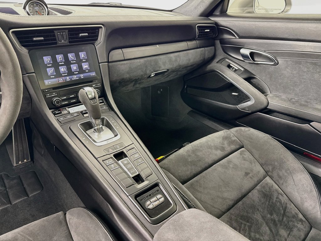 Certified 2019 Porsche 911 Carrera GTS RWD image 26