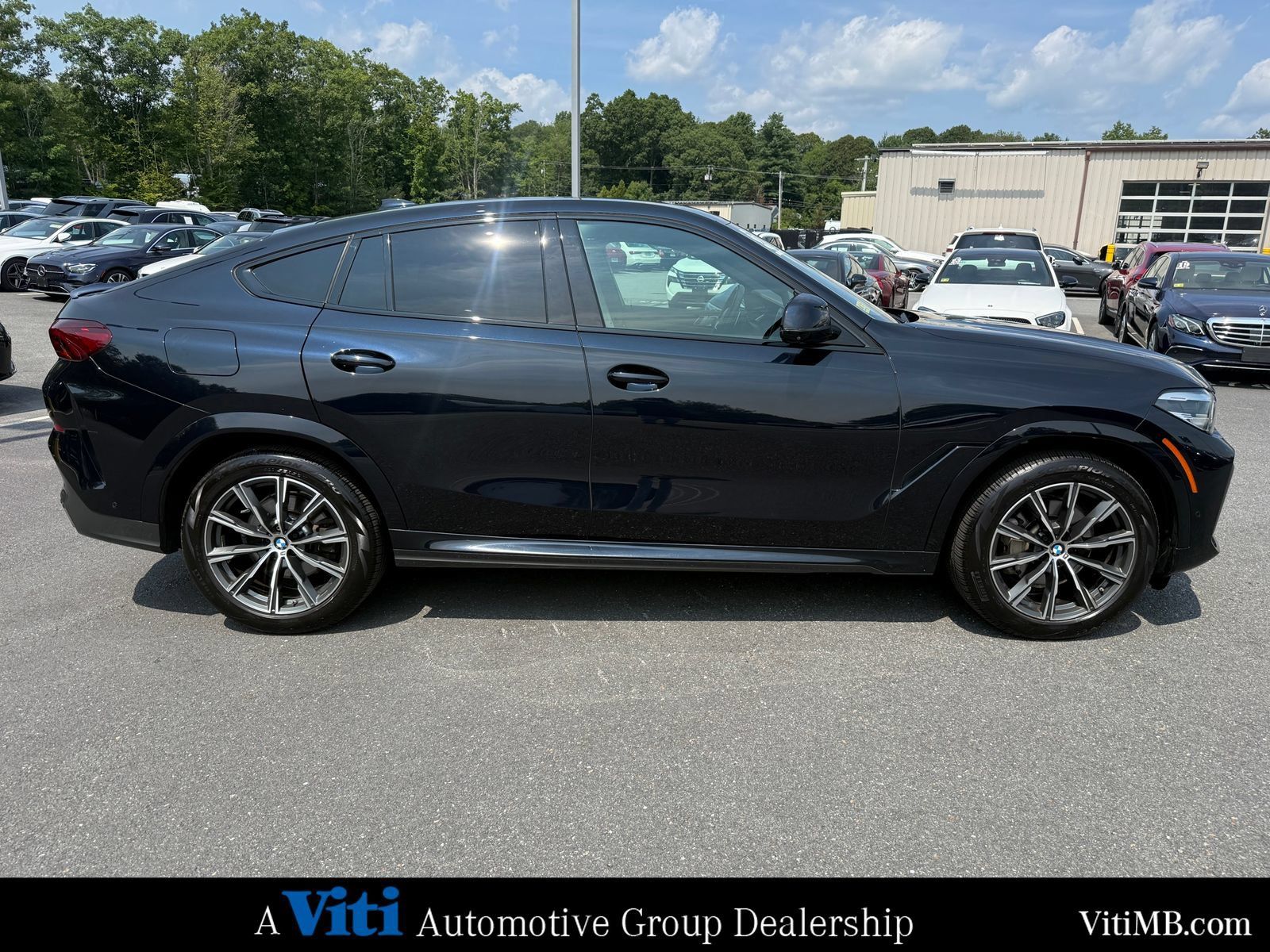 Used 2021 BMW X6 xDrive40i w/ M Sport Package AWD/4WD image 9