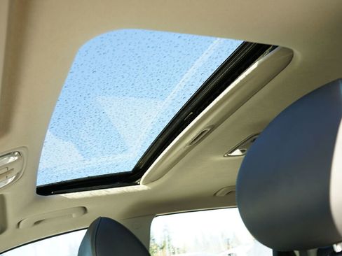 Used 2019 Kia Niro EX Premium w/ Cold Weather Package 1.0 image 20