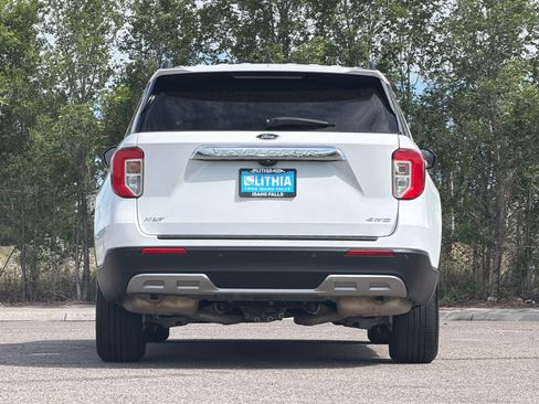 Certified 2022 Ford Explorer XLT w/ Equipment Group 202A AWD/4WD image 7