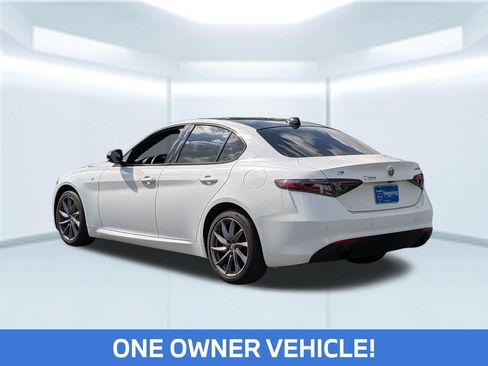 Used 2024 Alfa Romeo Giulia Ti AWD/4WD image 4