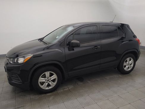Used 2020 Chevrolet Trax LS w/ Tint and Cruise Package FWD image 2