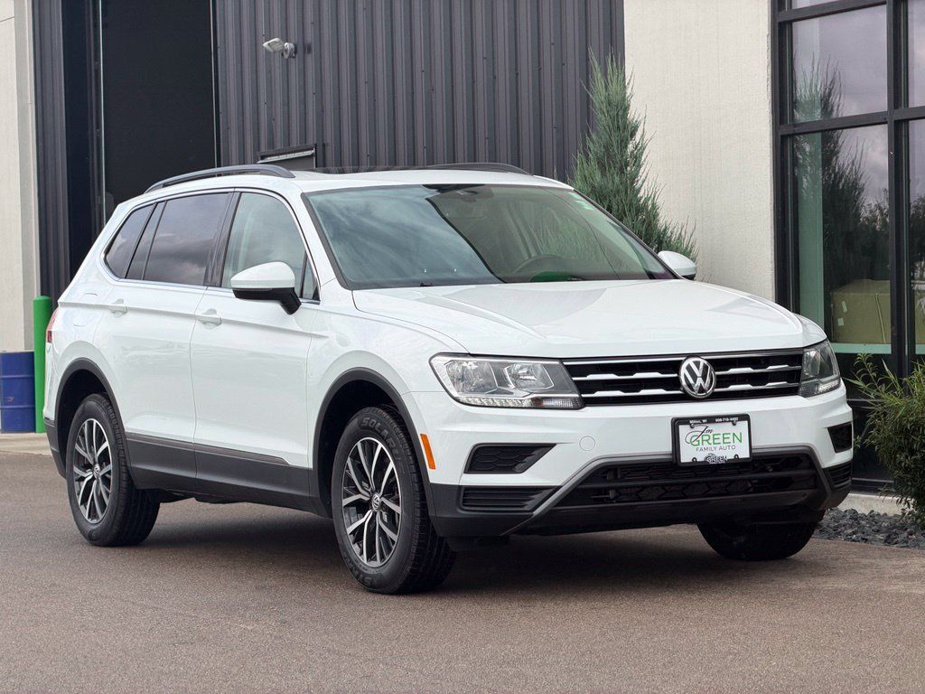 Used 2020 Volkswagen Tiguan SE w/ Panoramic Sunroof Package AWD/4WD image 4