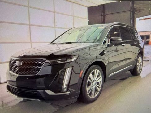Used 2024 Cadillac XT6 Premium Luxury AWD/4WD image 2