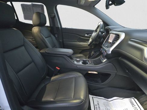 Used 2023 GMC Acadia SLT w/ Preferred Package image 17