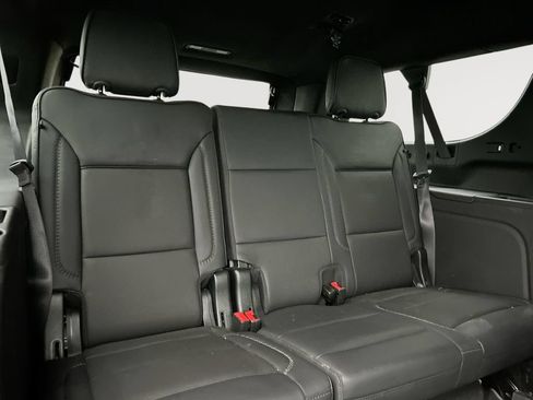 Used 2023 GMC Yukon XL Denali AWD/4WD image 30