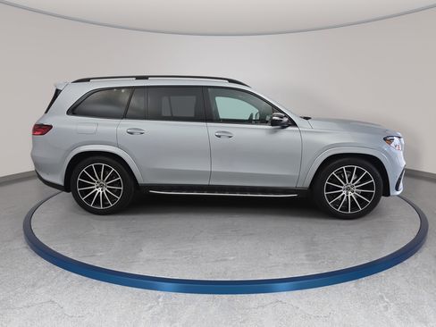 Certified 2026 Mercedes-Benz GLS 450 4MATIC image 4