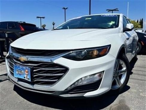Used 2022 Chevrolet Malibu LT image 2