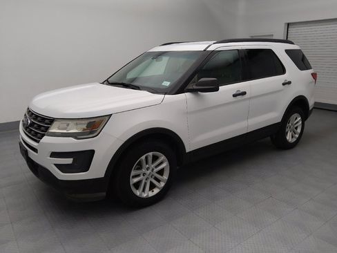 Used 2016 Ford Explorer 4WD image 2
