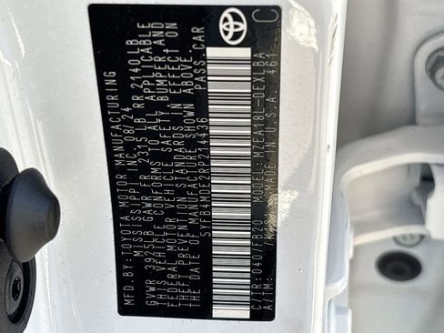 Used 2024 Toyota Corolla LE image 32