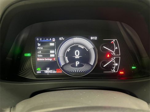 Certified 2023 Lexus UX 250h FWD w/ Accessory Package (Z2) image 17