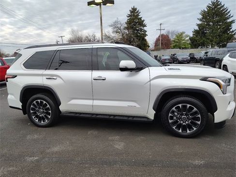 Used 2023 Toyota Sequoia Limited image 6