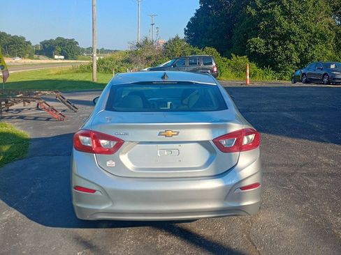 Used 2017 Chevrolet Cruze LS FWD image 4