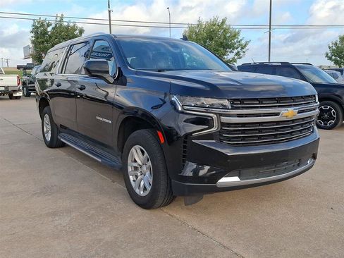 Used 2024 Chevrolet Suburban LT AWD/4WD image 7