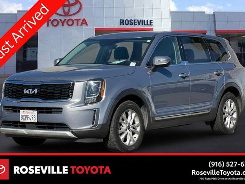 Used 2022 Kia Telluride LX AWD/4WD image 1