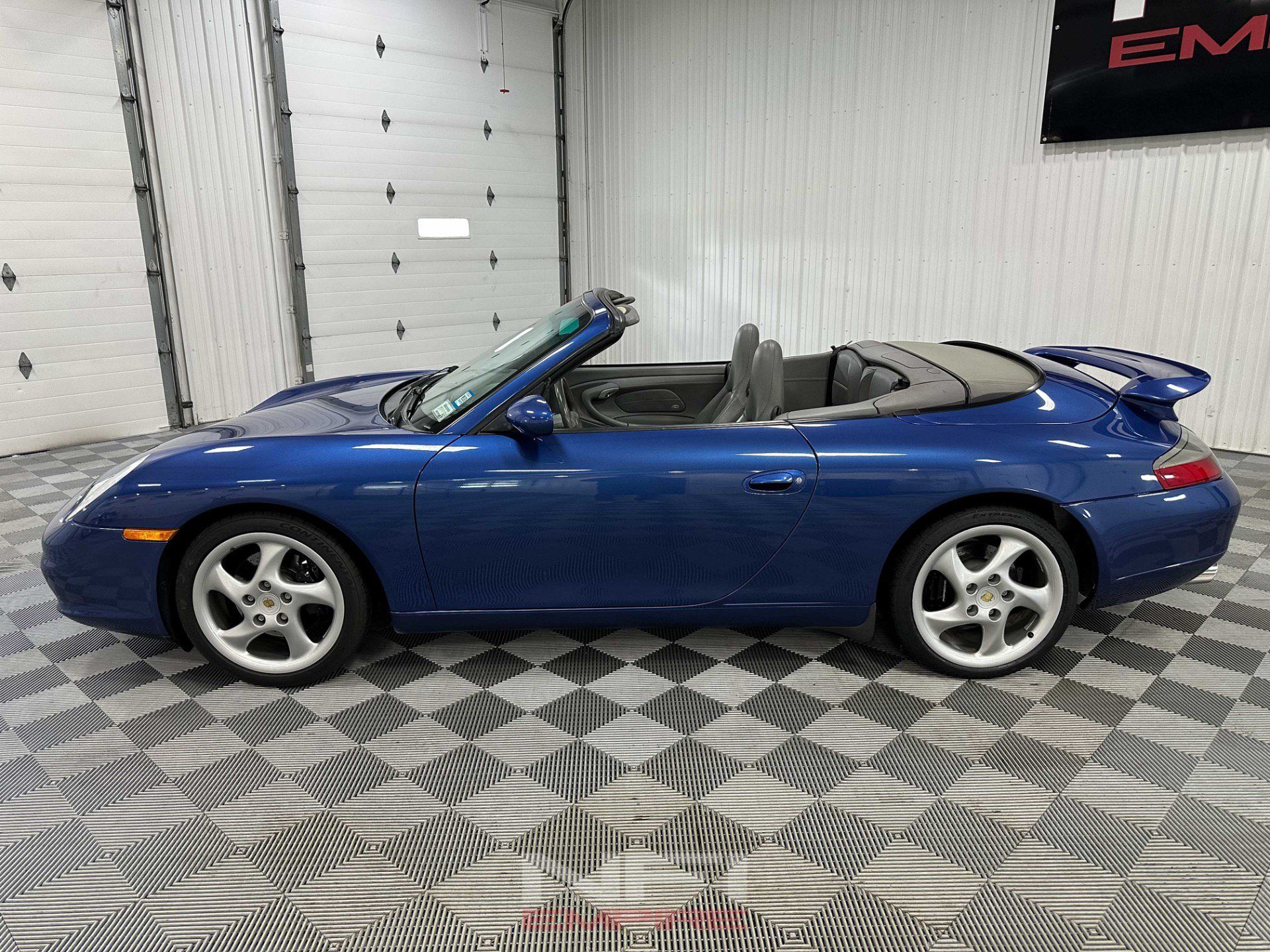 Used 2002 Porsche 911 Cabriolet image 3