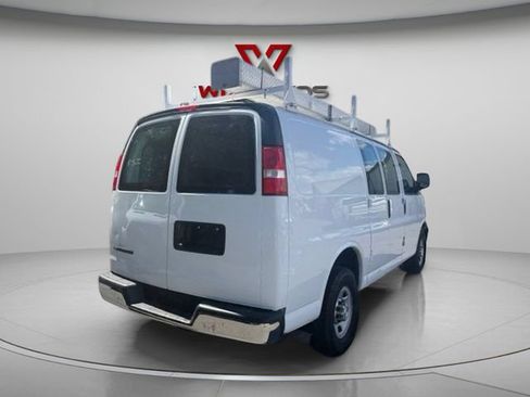 Used 2017 Chevrolet Express 2500 RWD image 5