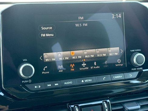 Used 2023 Nissan Pathfinder SV AWD/4WD image 12