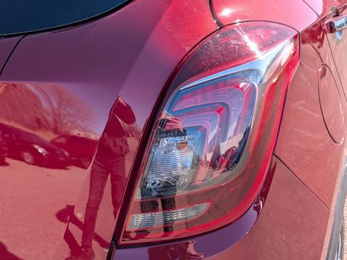 Used 2021 Buick Encore Preferred image 17