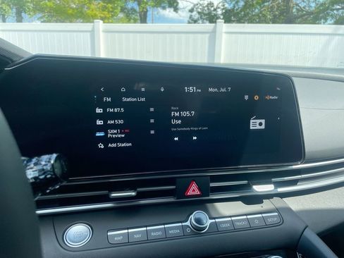 New 2025 Hyundai Elantra Limited image 41