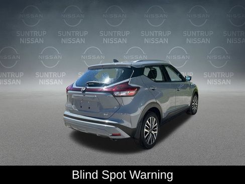 Used 2023 Nissan Kicks SV FWD image 6