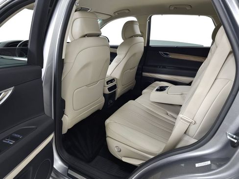 Used 2024 Genesis GV80 2.5T AWD/4WD image 36