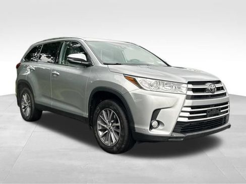 Used 2019 Toyota Highlander XLE AWD/4WD image 7