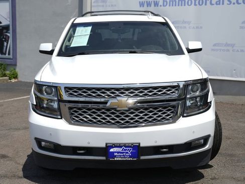 Used 2018 Chevrolet Suburban LT w/ LT Signature Package RWD image 5
