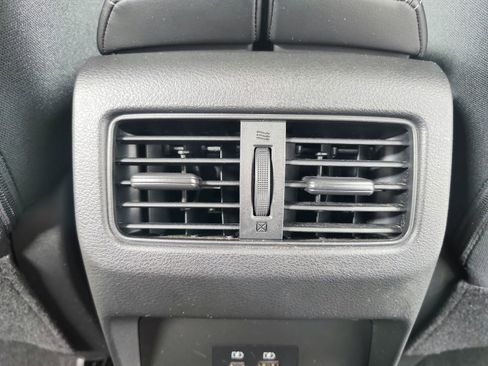 Used 2023 Nissan Rogue SV AWD/4WD image 30