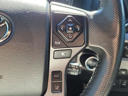 Used 2020 Toyota Tacoma TRD Sport w/ Technology Package image 28