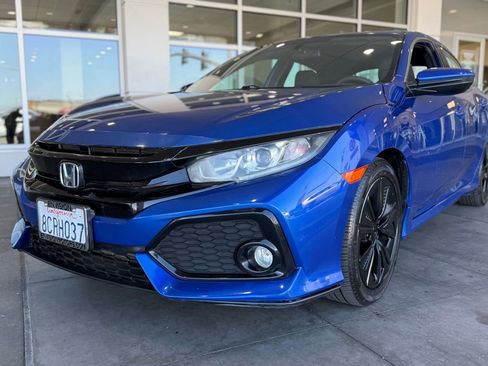 Used 2018 Honda Civic EX image 3