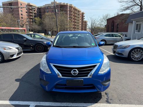 Used 2015 Nissan Versa SV image 4