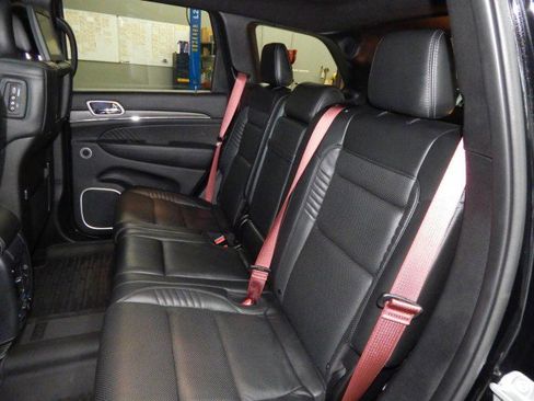 Used 2021 Jeep Grand Cherokee SRT image 32