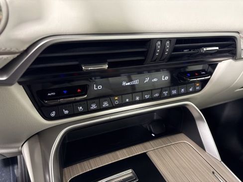 Used 2025 MAZDA CX-90 3.3 Turbo S w/ Premium Package image 31