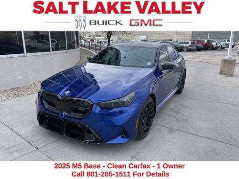Used 2025 BMW M5 w/ Carbon Package image 2