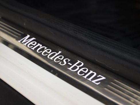 Used 2022 Mercedes-Benz GLC 300 4MATIC w/ Driver Assistance Package image 29