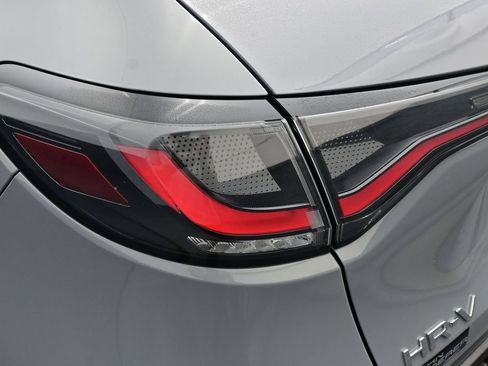 Used 2025 Honda HR-V Sport image 26