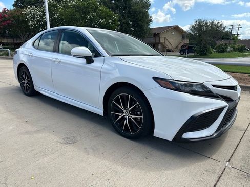 Used 2024 Toyota Camry SE FWD image 24