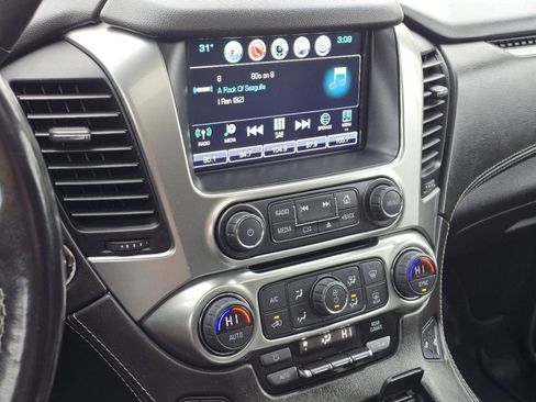 Used 2019 Chevrolet Suburban LT RWD image 26