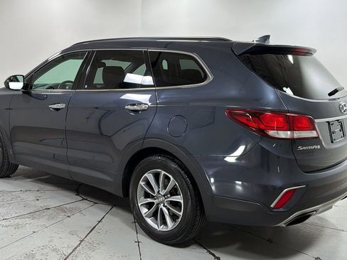 Used 2017 Hyundai Santa Fe SE image 7