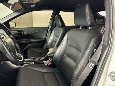 Used 2017 Honda Accord Sport image 18