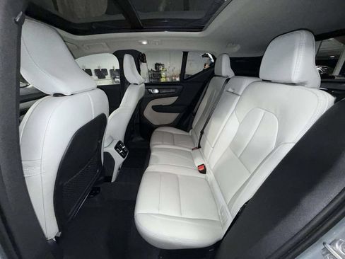 Used 2024 Volvo XC40 B5 Plus AWD/4WD image 19