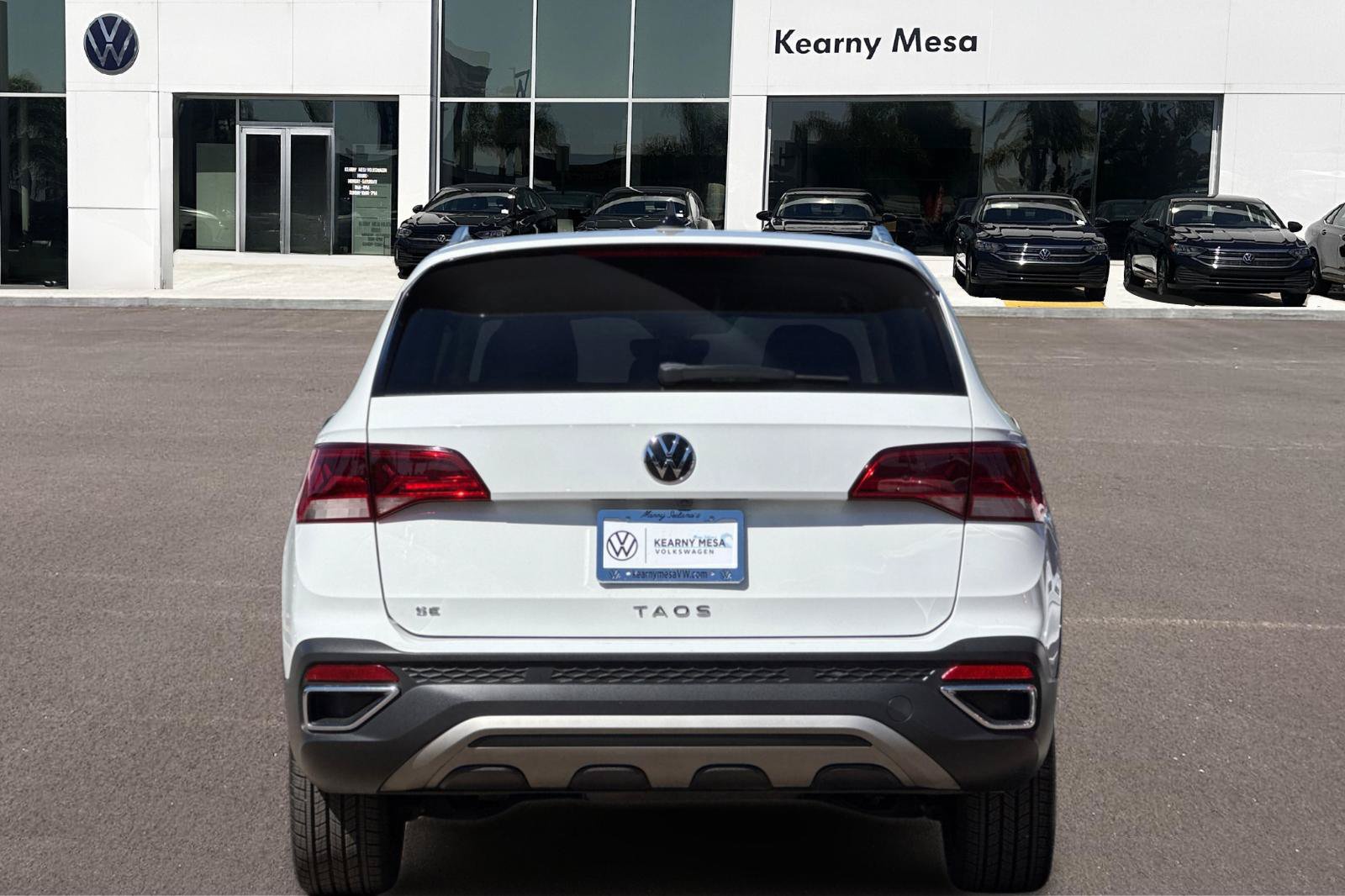 Used 2023 Volkswagen Taos SE FWD image 5