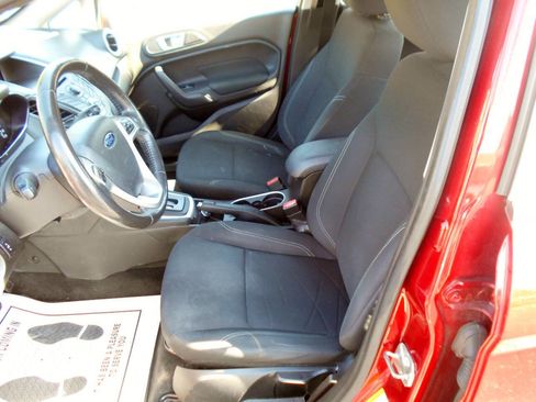Used 2015 Ford Fiesta SE image 8