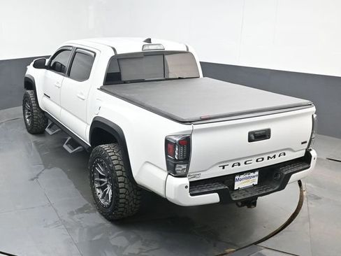 Used 2019 Toyota Tacoma TRD Off-Road w/ Technology Package AWD/4WD image 35